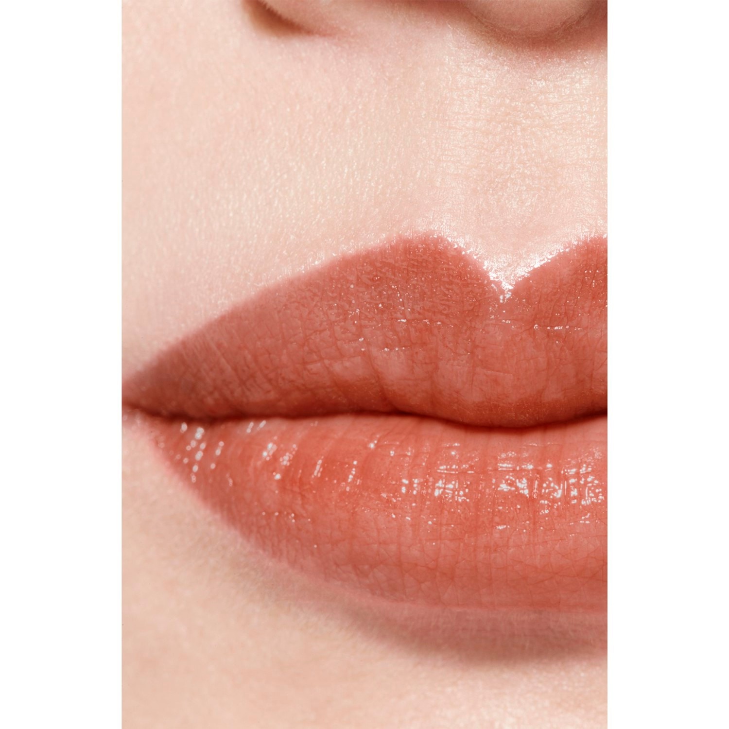 EL BÁLSAMO CON COLOR HIDRATANTE, CON UNA INTENSIDAD A MEDIDA, PARA UNOS LABIOS MÁS BELLOS DÍA TRAS DÍA